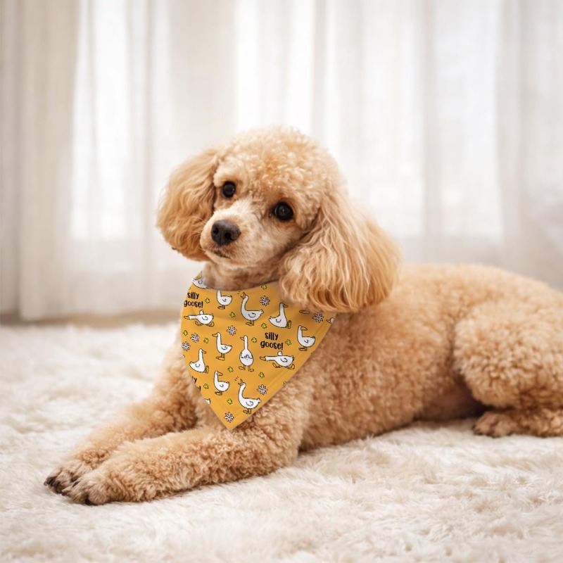 Dog Bandana Featuring a Cute G - Dog Bandana Scarf recension och pris